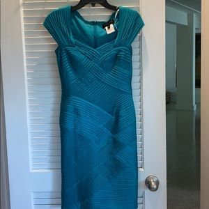 Authentic Tadashi Shoji midi dress